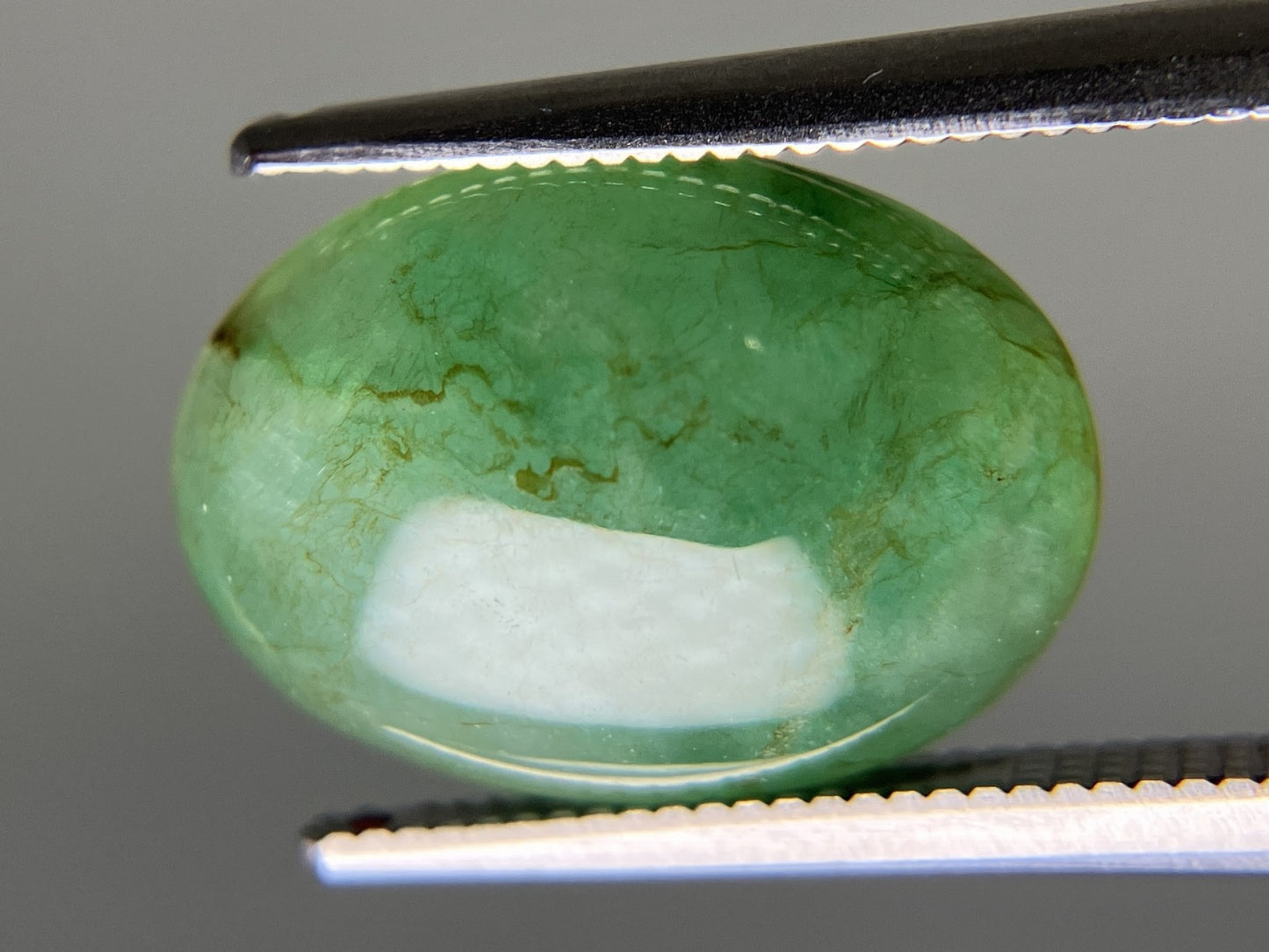 ひすい（ヒスイ 翡翠） 天然 6.373ct 宝石ソーティング付き 14.4㎜×10.4㎜×4.7㎜ ルース（ 裸石 ） 6813YY