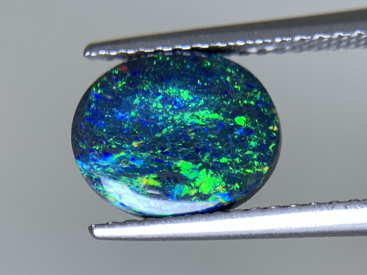ブラックオパール 1.495ct  中央宝石ソーティング付き  9.5㎜×7.8㎜×3.3㎜  天然 ルース（ 裸石 ） 4930Y