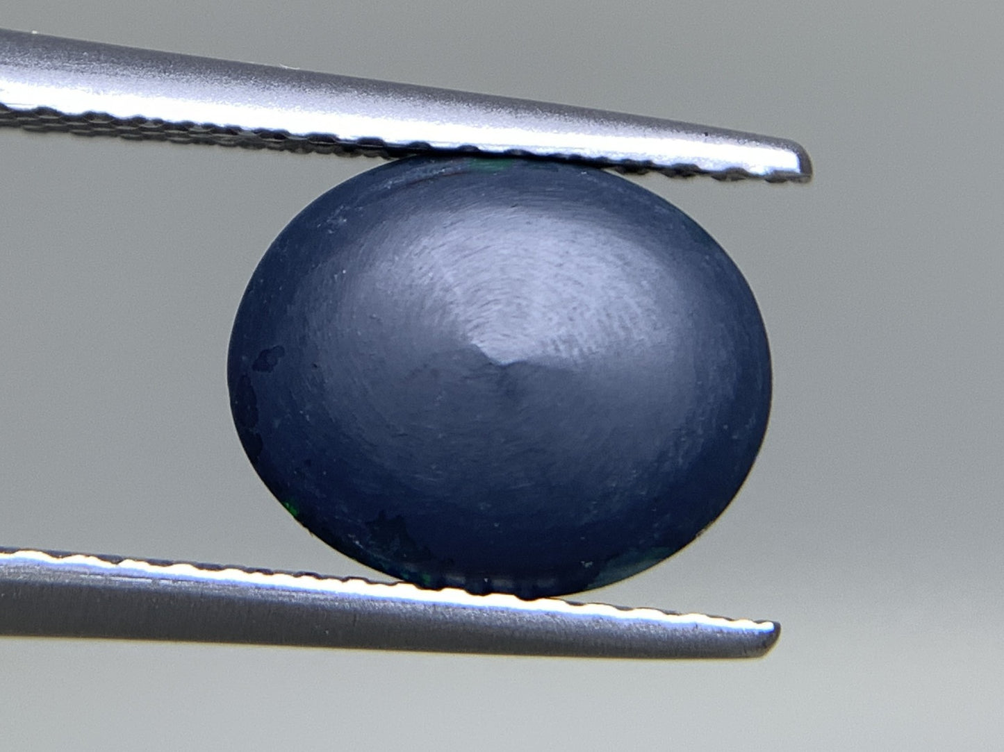 ブラックオパール 1.495ct  中央宝石ソーティング付き  9.5㎜×7.8㎜×3.3㎜  天然 ルース（ 裸石 ） 4930Y