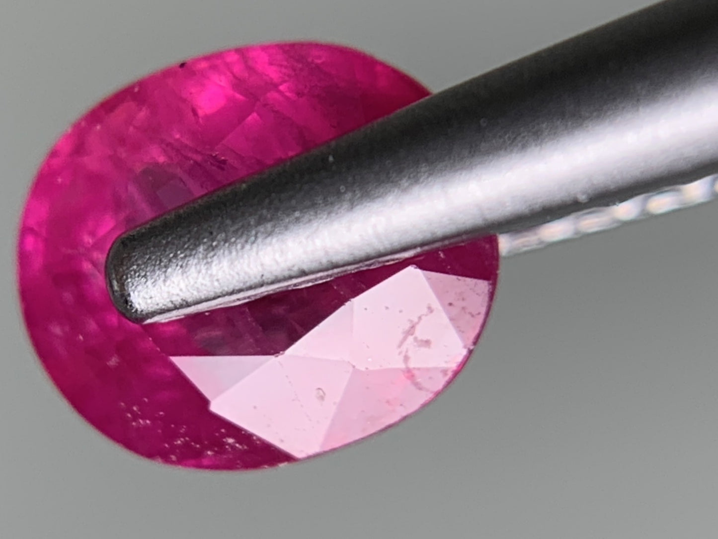 ルビー 天然 0.731ct 宝石ソーティング付き 5.5㎜×4.7㎜×3.0㎜ ルース（ 裸石 ） 7757Y