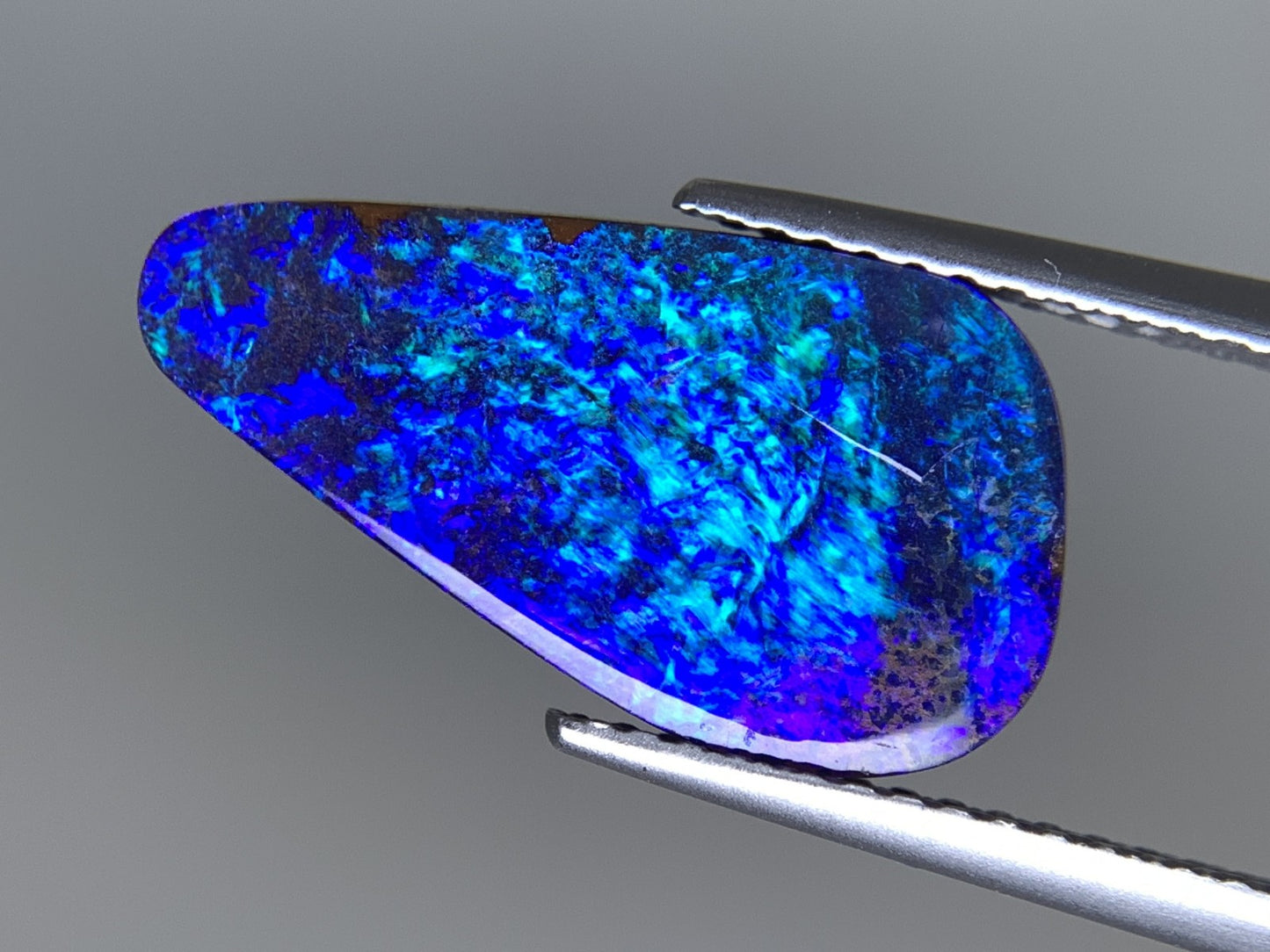 ボルダーオパール 4.135ct  宝石ソーティング付き  17.4㎜×9.2㎜×3.2㎜  天然 ルース（ 裸石 ） 4971Y