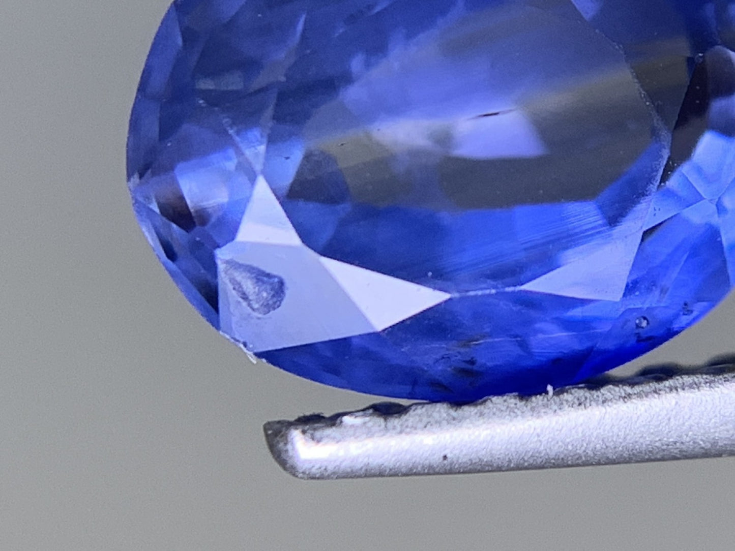 サファイア 1.751ct  宝石ソーティング付き  7.7㎜×6.1㎜×3.8㎜  ルース（ 裸石 ） 1742Y