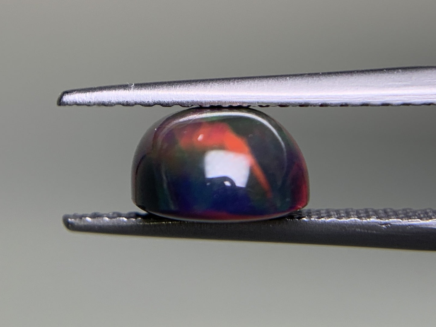 ブラックオパール(黒色化) 2.046ct 宝石ソーティング付き  10.6㎜×7.7㎜×4.8㎜  ルース（ 裸石 ） 3411Y