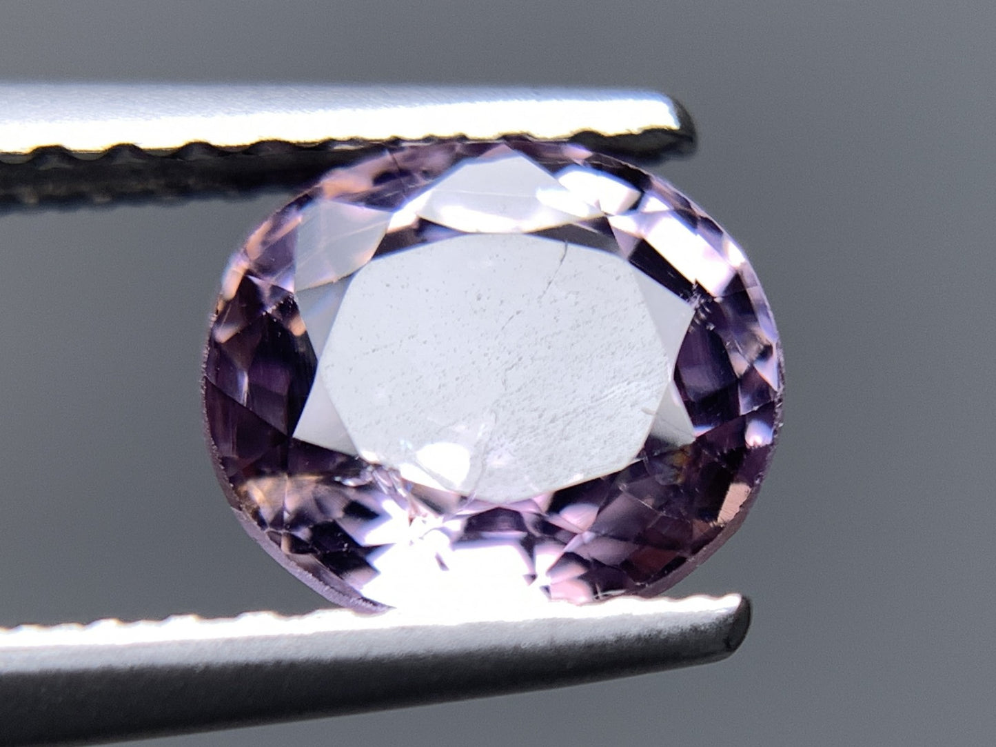 スピネル 天然 1.415ct 宝石ソーティング付き 6.9㎜×6.3㎜×3.9㎜ ルース（ 裸石 ） 6587Y