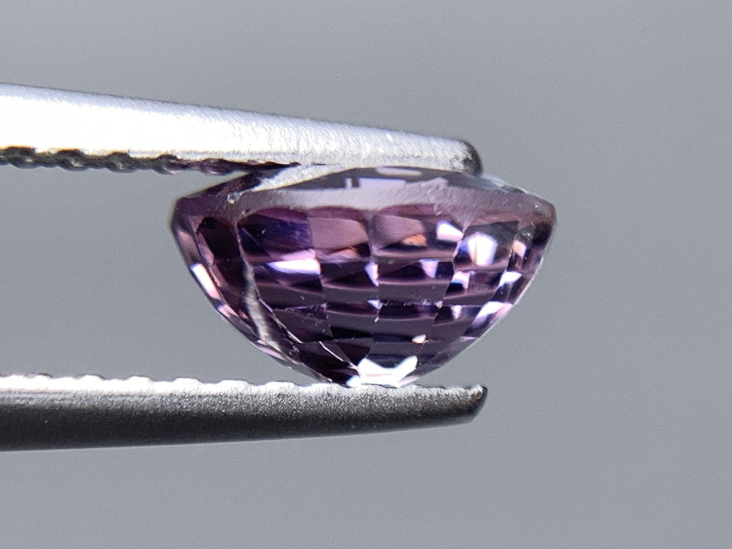 スピネル 天然 1.415ct 宝石ソーティング付き 6.9㎜×6.3㎜×3.9㎜ ルース（ 裸石 ） 6587Y