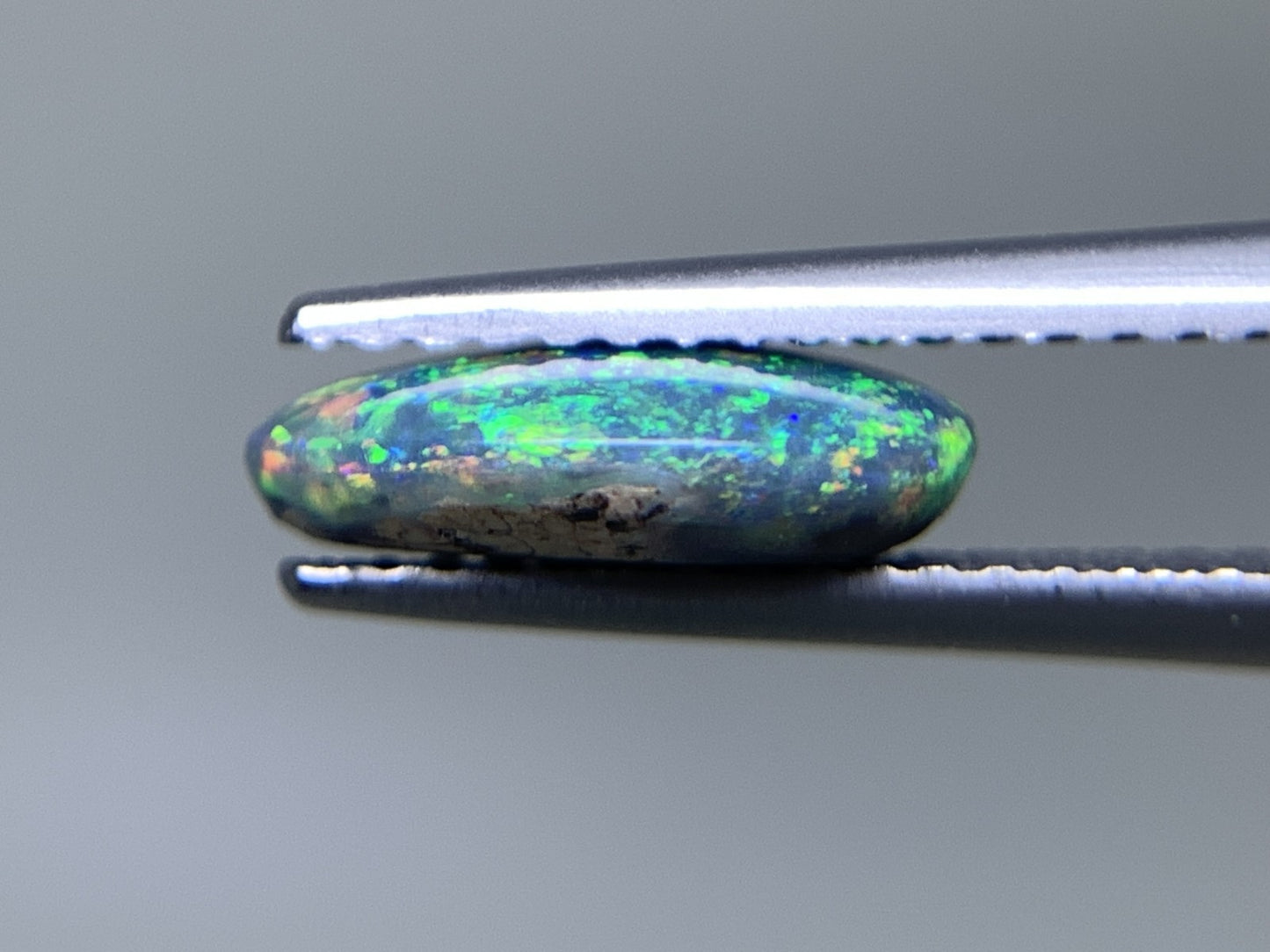 ブラックオパール 天然  1.312ct  宝石ソーティング付き  10.2㎜×6.8㎜×3.0㎜ ルース（ 裸石 ）  5805Y