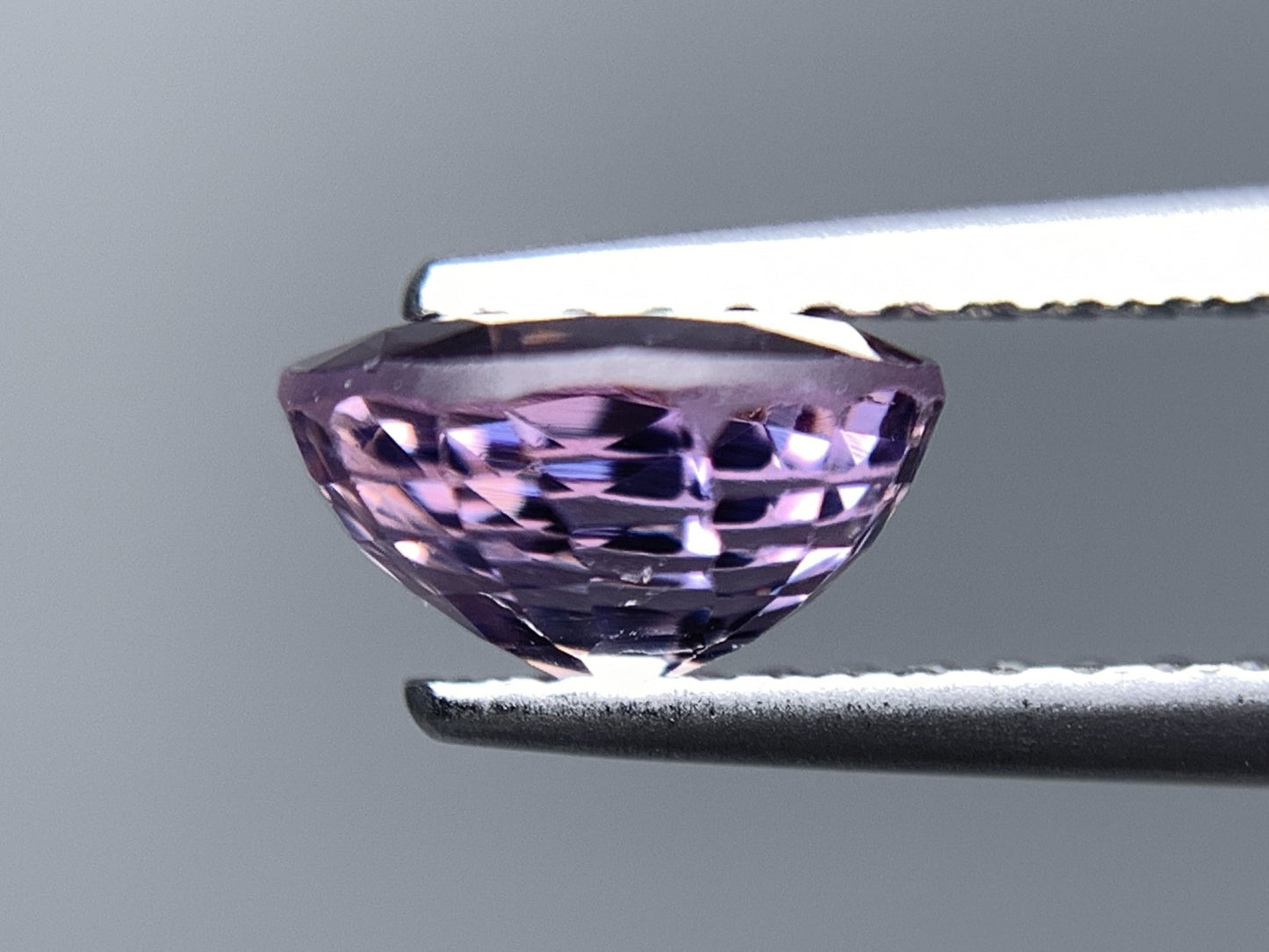 スピネル 天然 1.415ct 宝石ソーティング付き 6.9㎜×6.3㎜×3.9㎜ ルース（ 裸石 ） 6587Y
