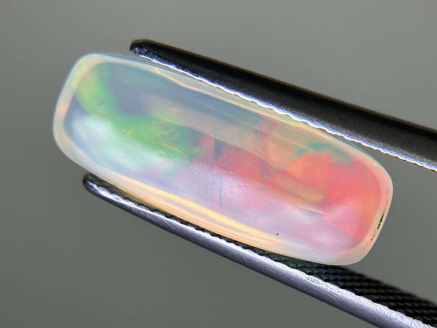 オパール 2.891ct  宝石ソーティング付き  16.7㎜×6.9㎜×4.5㎜  ルース（ 裸石 ） 3896YY