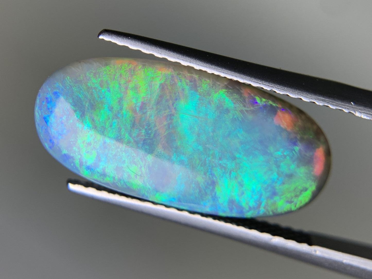 ブラックオパール 6.150ct  宝石ソーティング付き  19.8㎜×9.4㎜×4.5㎜  ルース（ 裸石 ） 4167Y