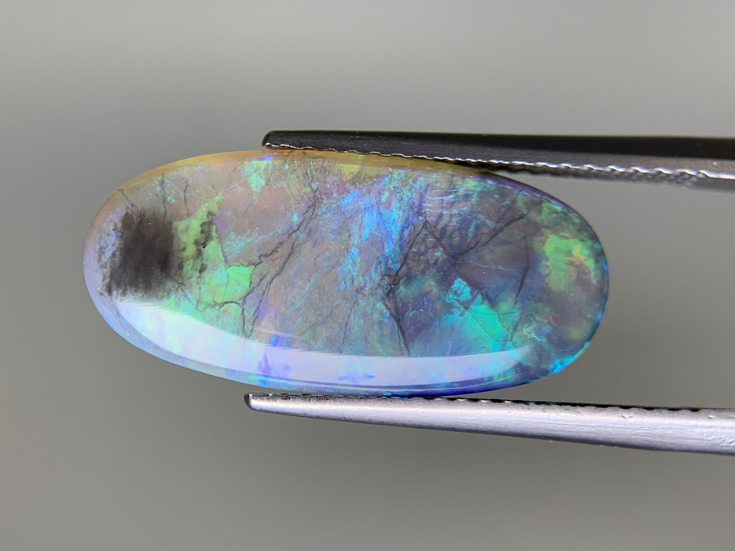 ブラックオパール 6.150ct  宝石ソーティング付き  19.8㎜×9.4㎜×4.5㎜  ルース（ 裸石 ） 4167Y