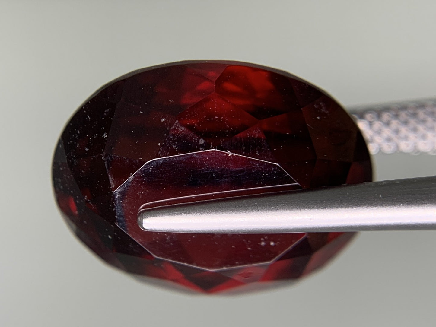 ガーネット 天然 12.391ct 宝石ソーティング付き 14.7㎜×11.9㎜×8.1㎜ ルース（ 裸石 ） 7763Y