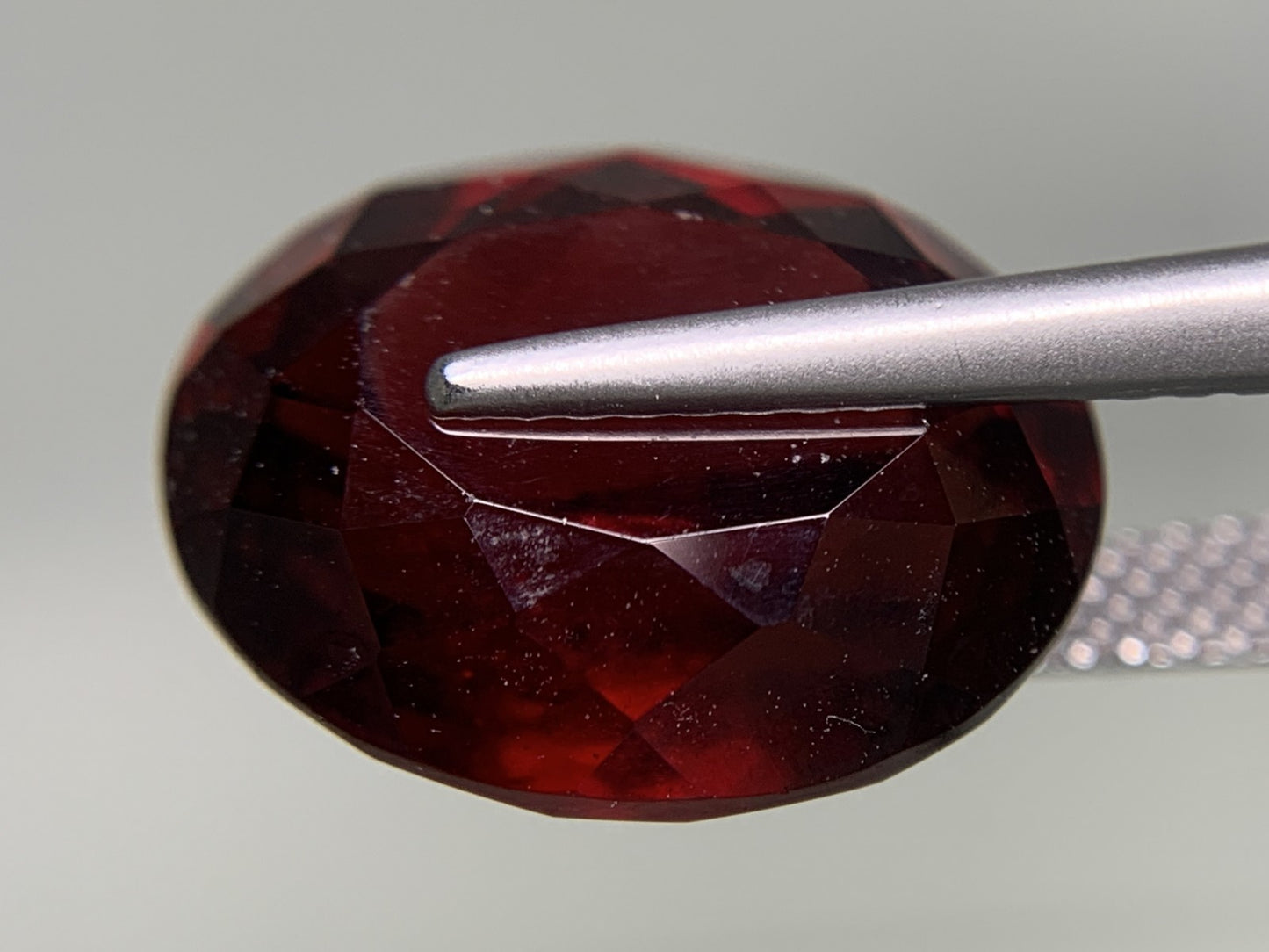 ガーネット 天然 12.391ct 宝石ソーティング付き 14.7㎜×11.9㎜×8.1㎜ ルース（ 裸石 ） 7763Y