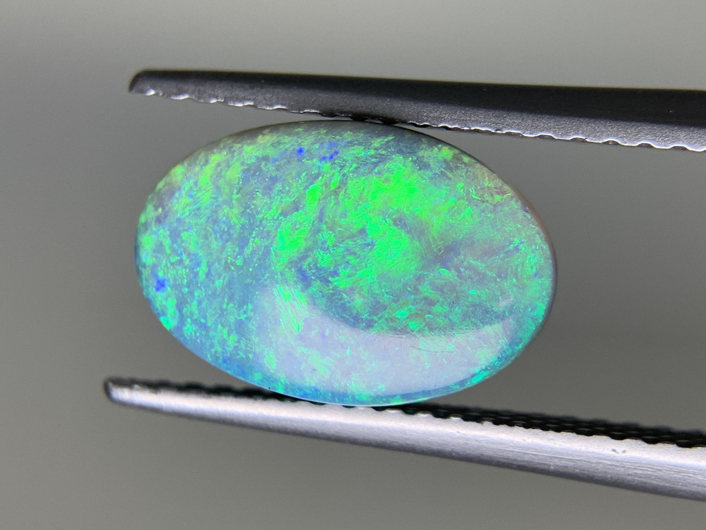 ブラックオパール 2.177ct  宝石ソーティング付き  11.6㎜×7.7㎜×3.6㎜  ルース（ 裸石 ） 4206Y