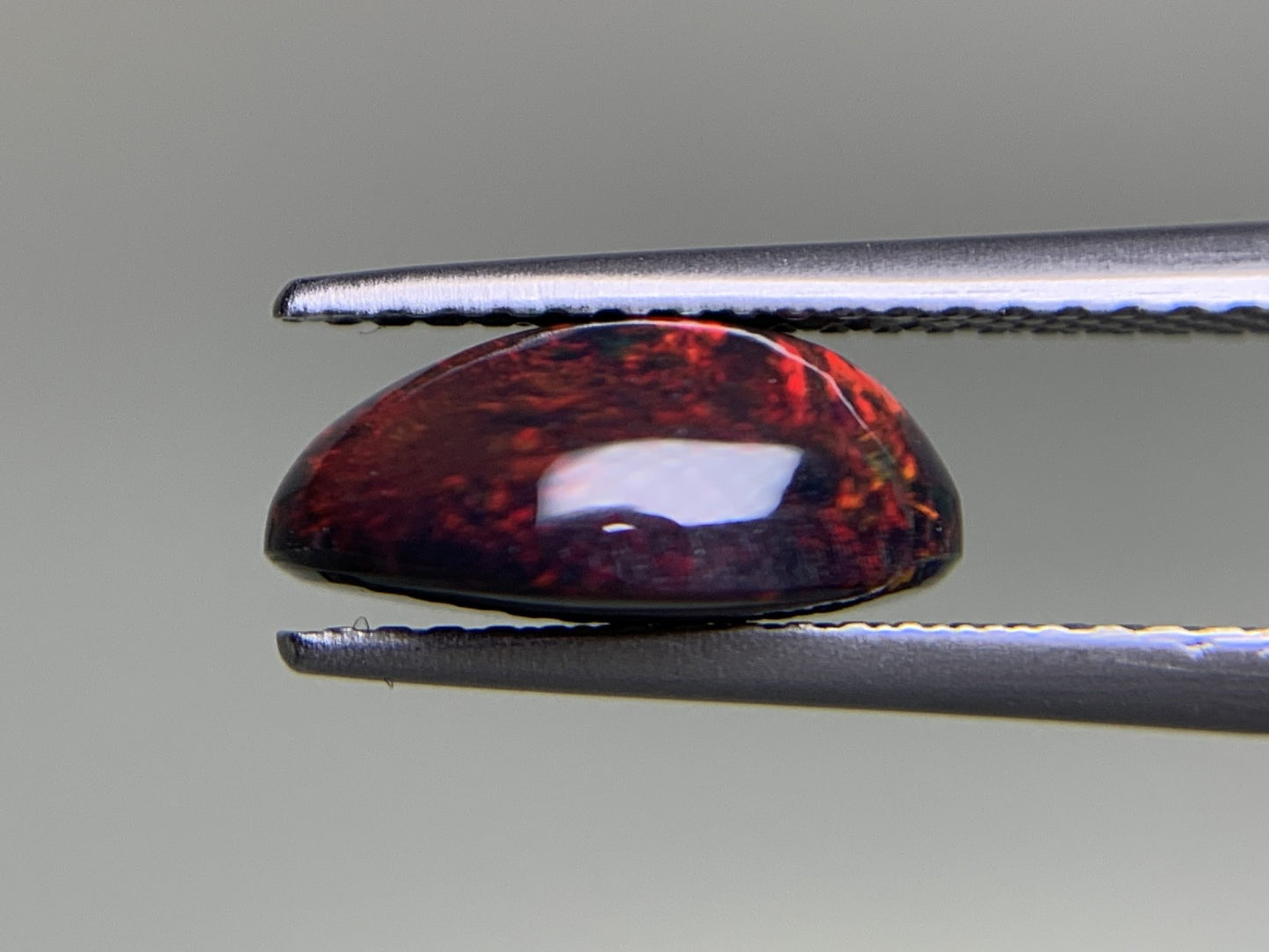 ブラックオパール(黒色化) 1.937ct 宝石ソーティング付き  11.2㎜×7.5㎜×4.9㎜  ルース（ 裸石 ） 3410Y