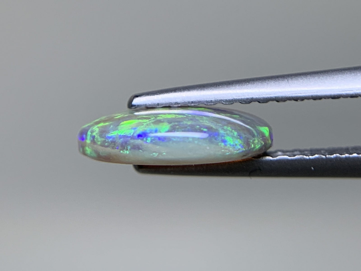 ブラックオパール 天然 1.255ct 宝石ソーティング付き 9.6㎜×8.1㎜×2.5㎜ ルース（ 裸石 ） 7717Y