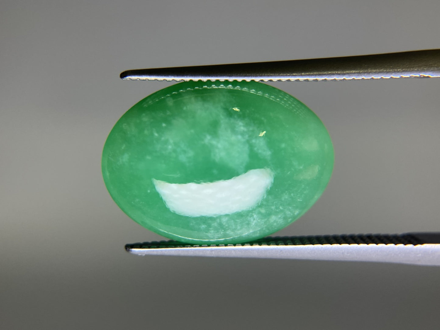 ヒスイ 翡翠　天然　9.523ct 宝石ソーティング付き 16.5㎜×12.0㎜×6.1㎜ ルース（ 裸石 ） 4835K