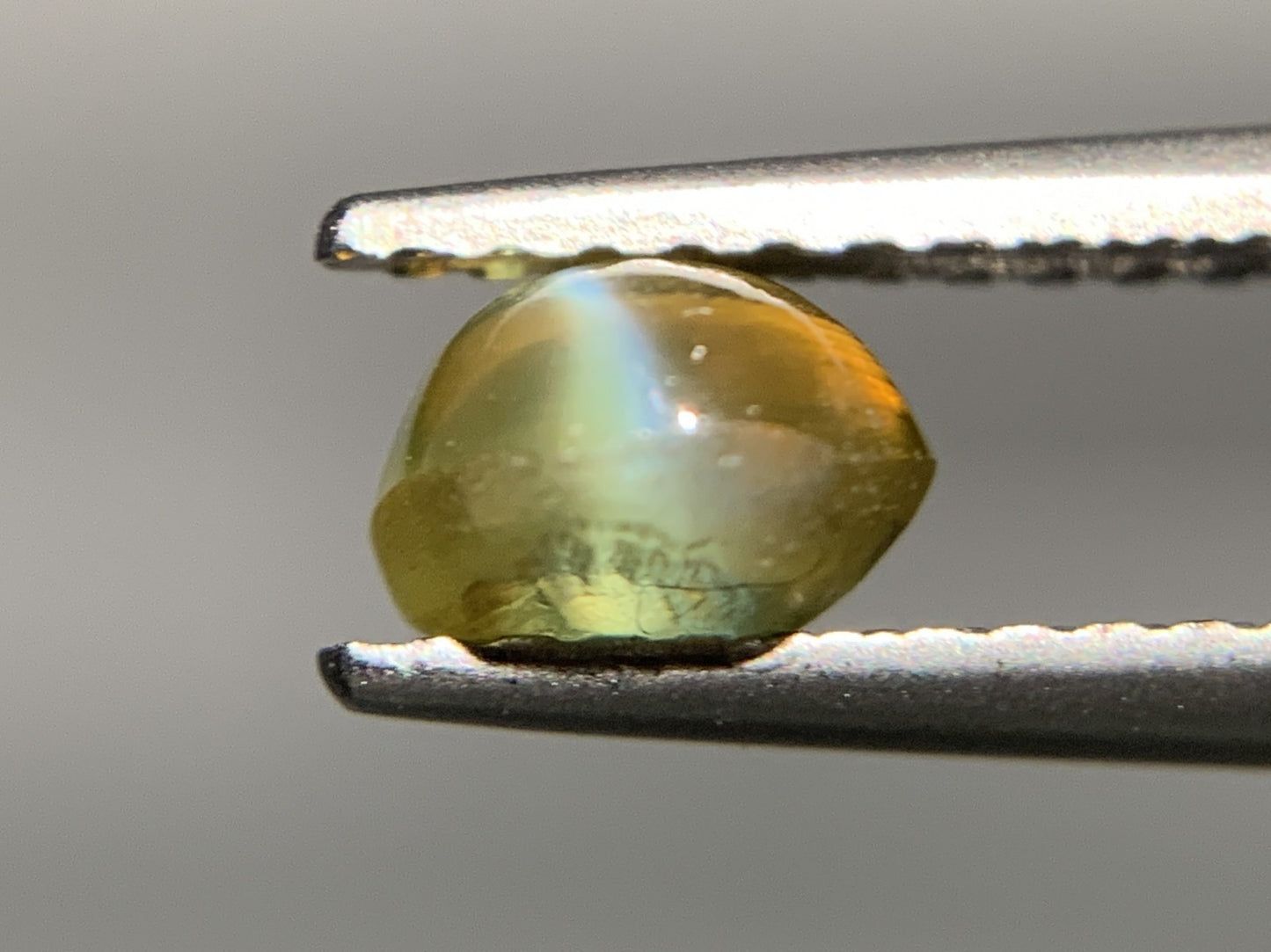 クリソベリルキャッツアイ 1.072ct 宝石ソーティング付き  5.6㎜×5.5㎜×3.7㎜ ルース（ 裸石 ） 3547Y