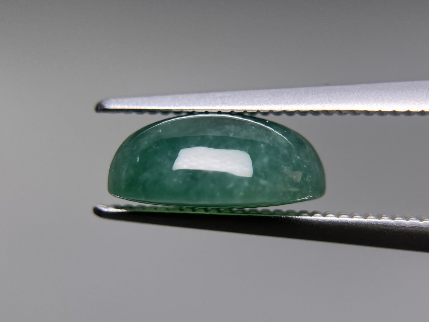 ひすい（ヒスイ 翡翠） 3.572ct 宝石ソーティング付き 10.3㎜×8.2㎜×4.5㎜ ルース（ 裸石 ） 4827K
