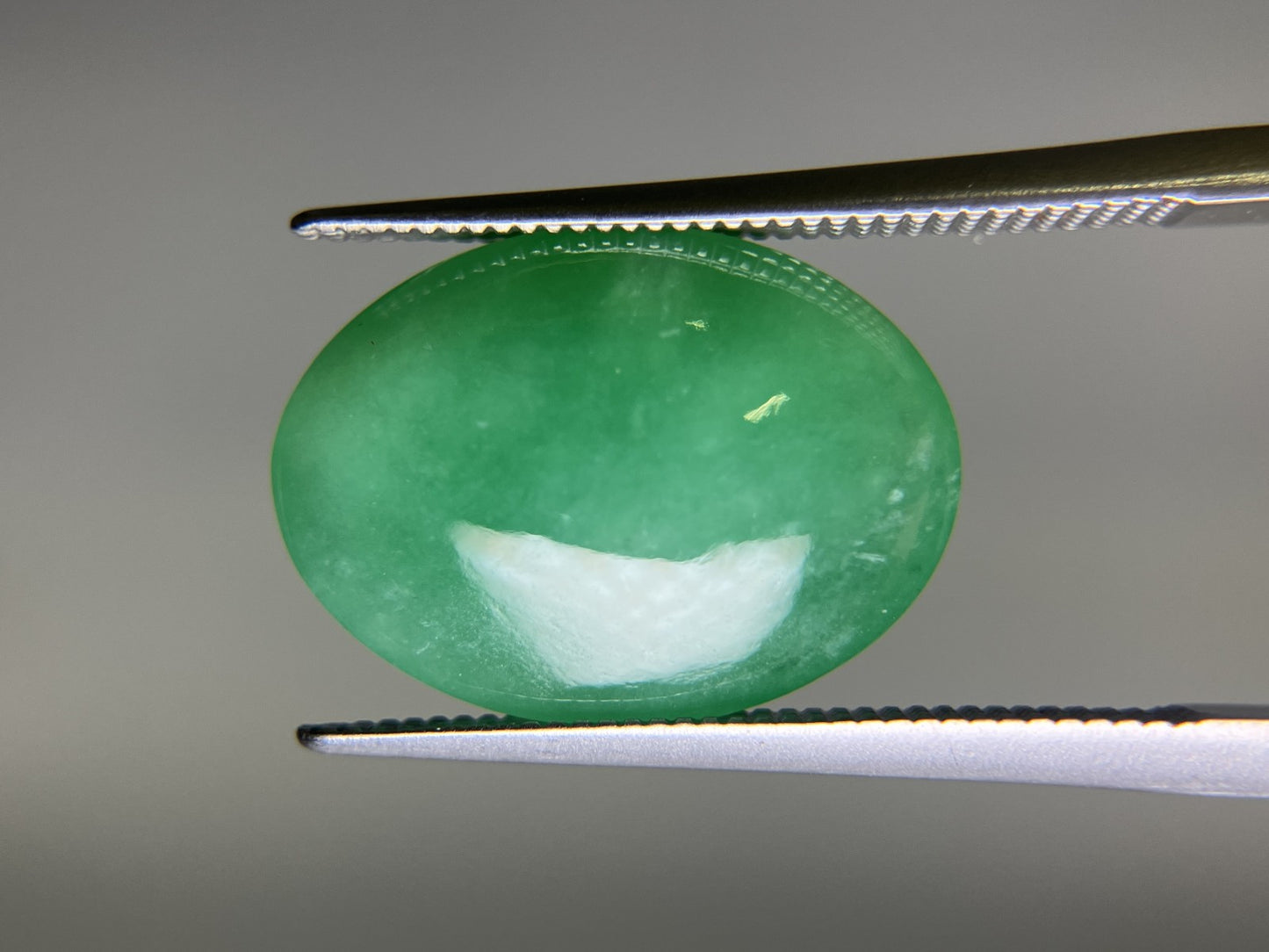 ヒスイ 翡翠　天然　9.523ct 宝石ソーティング付き 16.5㎜×12.0㎜×6.1㎜ ルース（ 裸石 ） 4835K