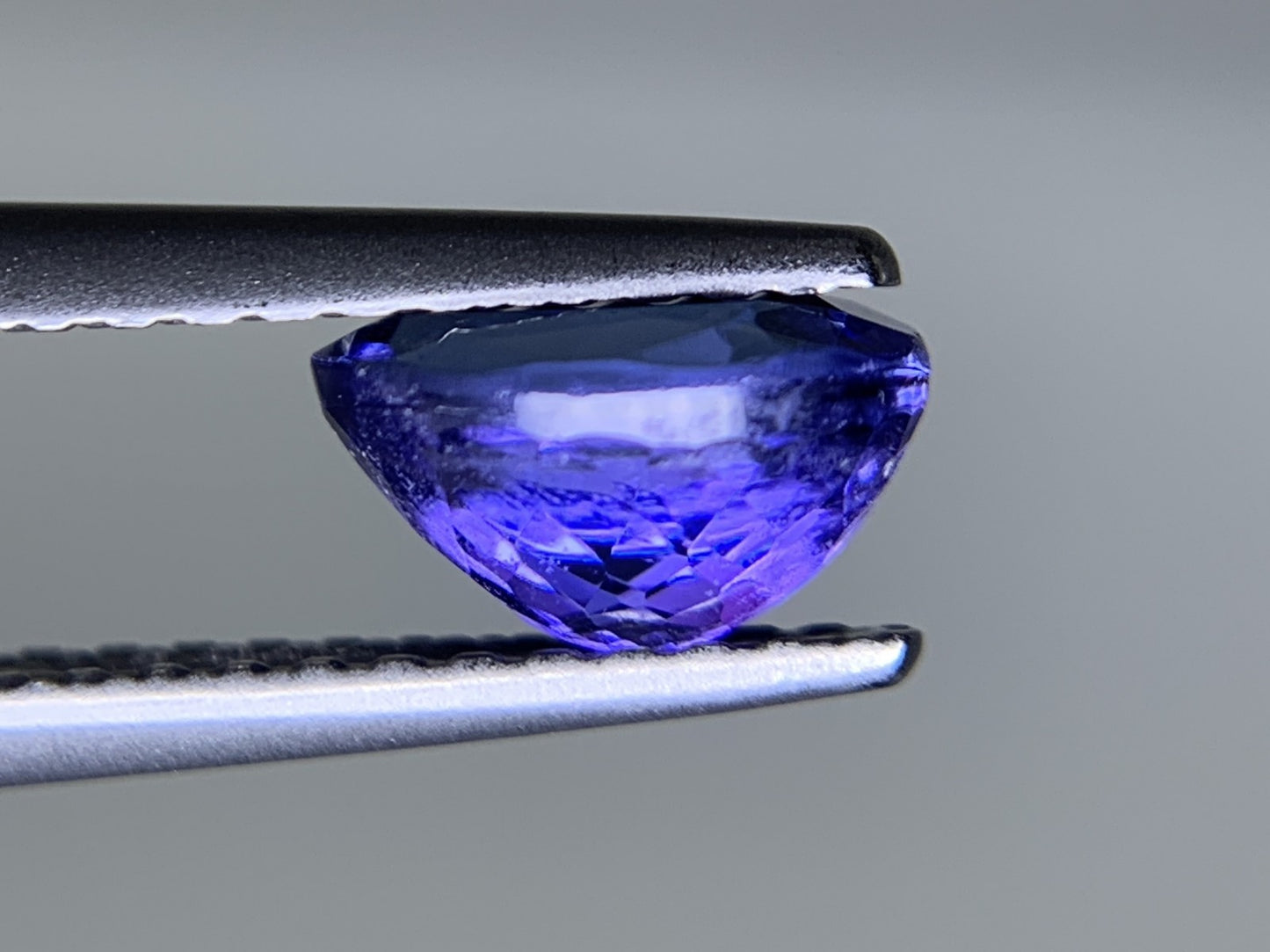 タンザナイト 1.020ct 宝石ソーティング付き 6.8㎜×4.9㎜×3.9㎜ ルース（ 裸石 ） 3441Y