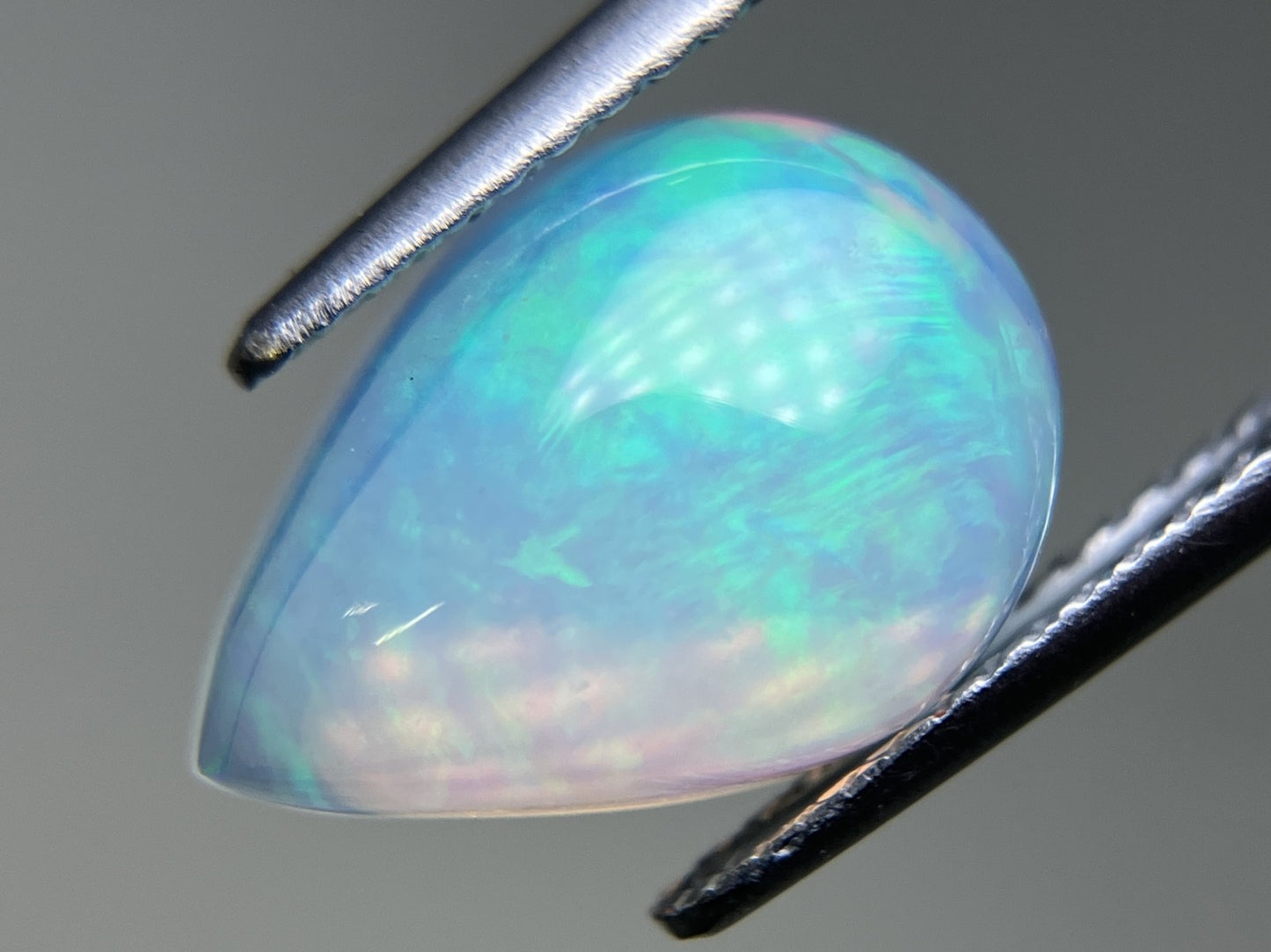 オパール 2.561ct  宝石ソーティング付き  12.7㎜×9.1㎜×4.9㎜  ルース（ 裸石 ） 3884YY