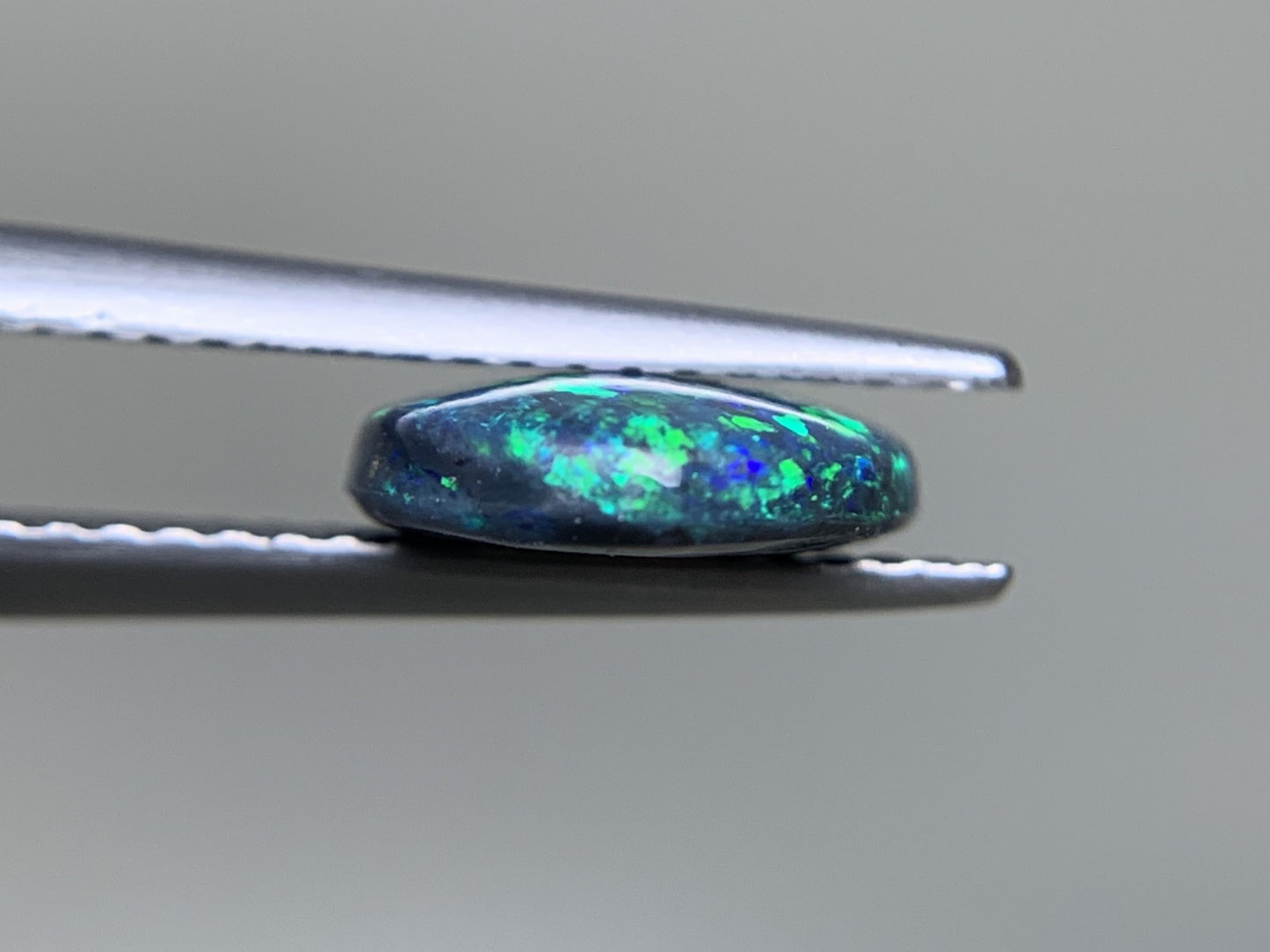 ブラックオパール 天然 1.911ct 宝石ソーティング付き 12.0㎜×9.1㎜×2.7㎜ ルース（ 裸石 ） 7714Y
