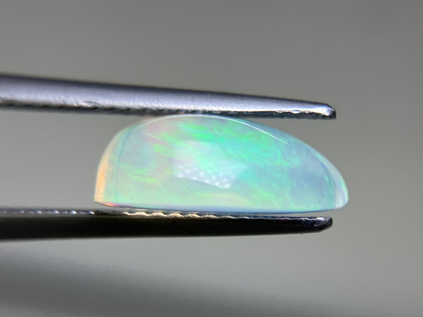 オパール 2.561ct  宝石ソーティング付き  12.7㎜×9.1㎜×4.9㎜  ルース（ 裸石 ） 3884YY
