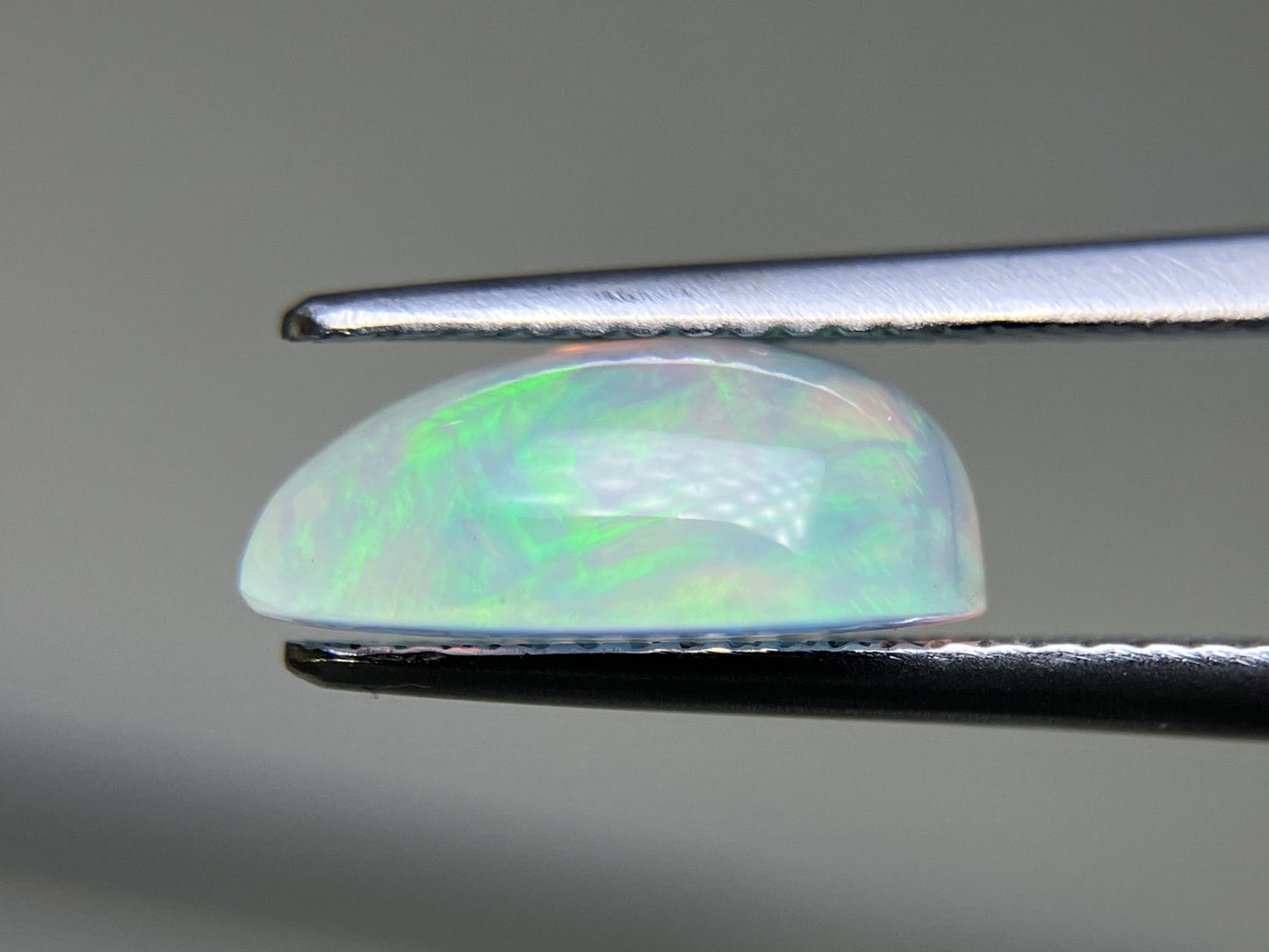 オパール 2.561ct  宝石ソーティング付き  12.7㎜×9.1㎜×4.9㎜  ルース（ 裸石 ） 3884YY