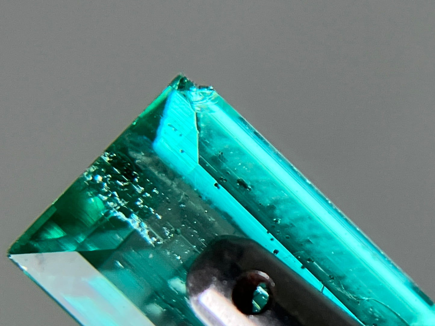 エメラルド 天然 1.059ct 中央宝石ソーティング付き 7.30㎜×4.71㎜×3.68㎜ ルース（ 裸石 ） 6914YY