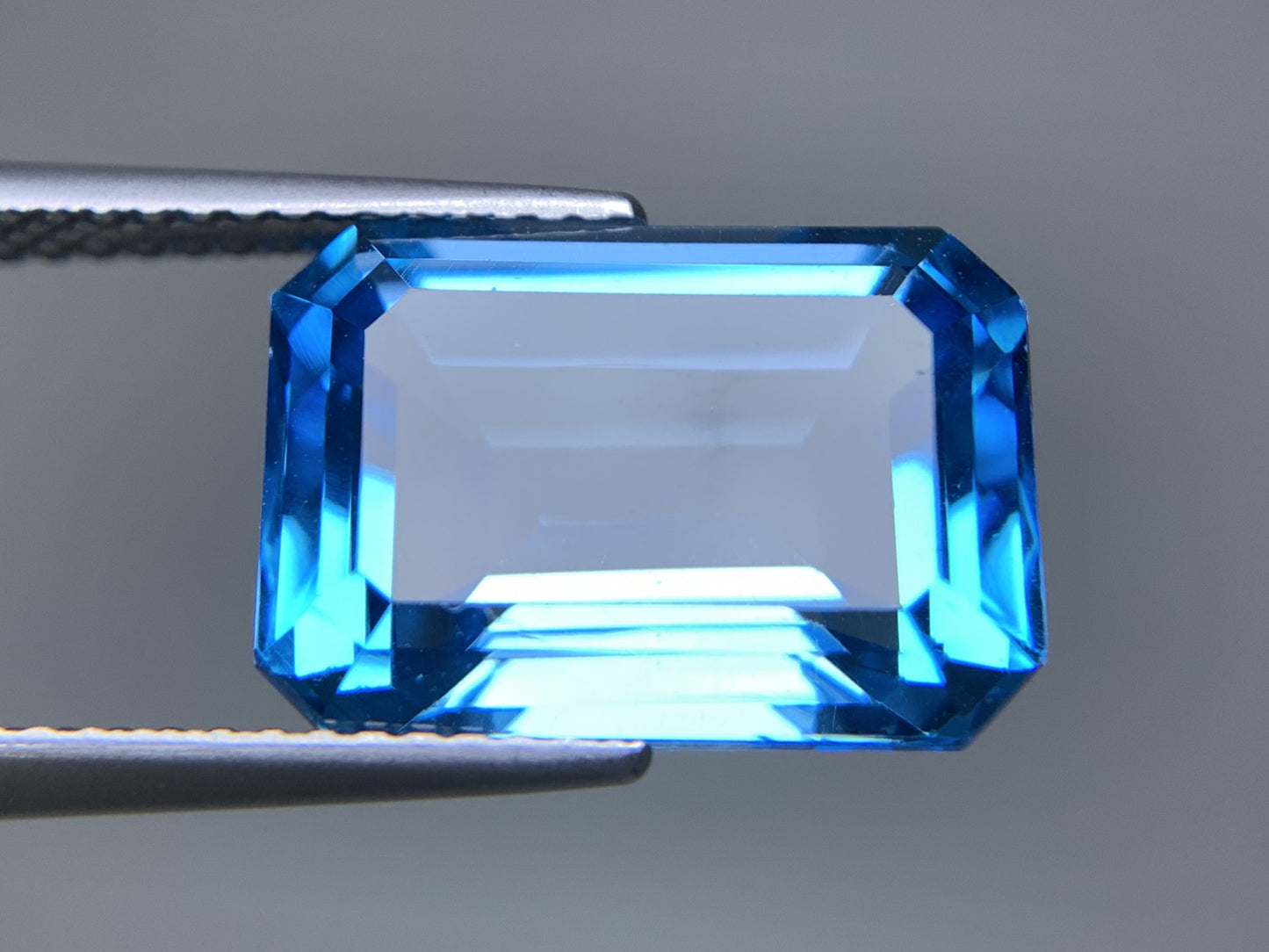 ブルートパーズ 天然 9.746ct 宝石ソーティング付き 14.0㎜×10.1㎜×6.6㎜ ルース（ 裸石 ） 6789Y