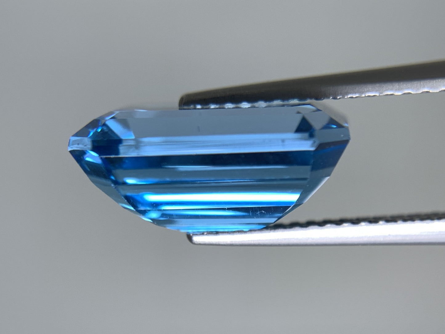 ブルートパーズ 天然 9.746ct 宝石ソーティング付き 14.0㎜×10.1㎜×6.6㎜ ルース（ 裸石 ） 6789Y