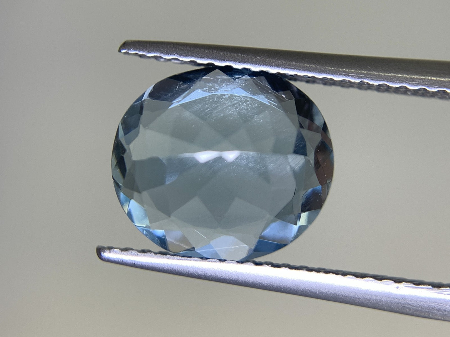 アクアマリン 3.121ct 宝石ソーティング付き  10.6㎜×9.4㎜×5.6㎜  ルース（ 裸石 ） 2425Y