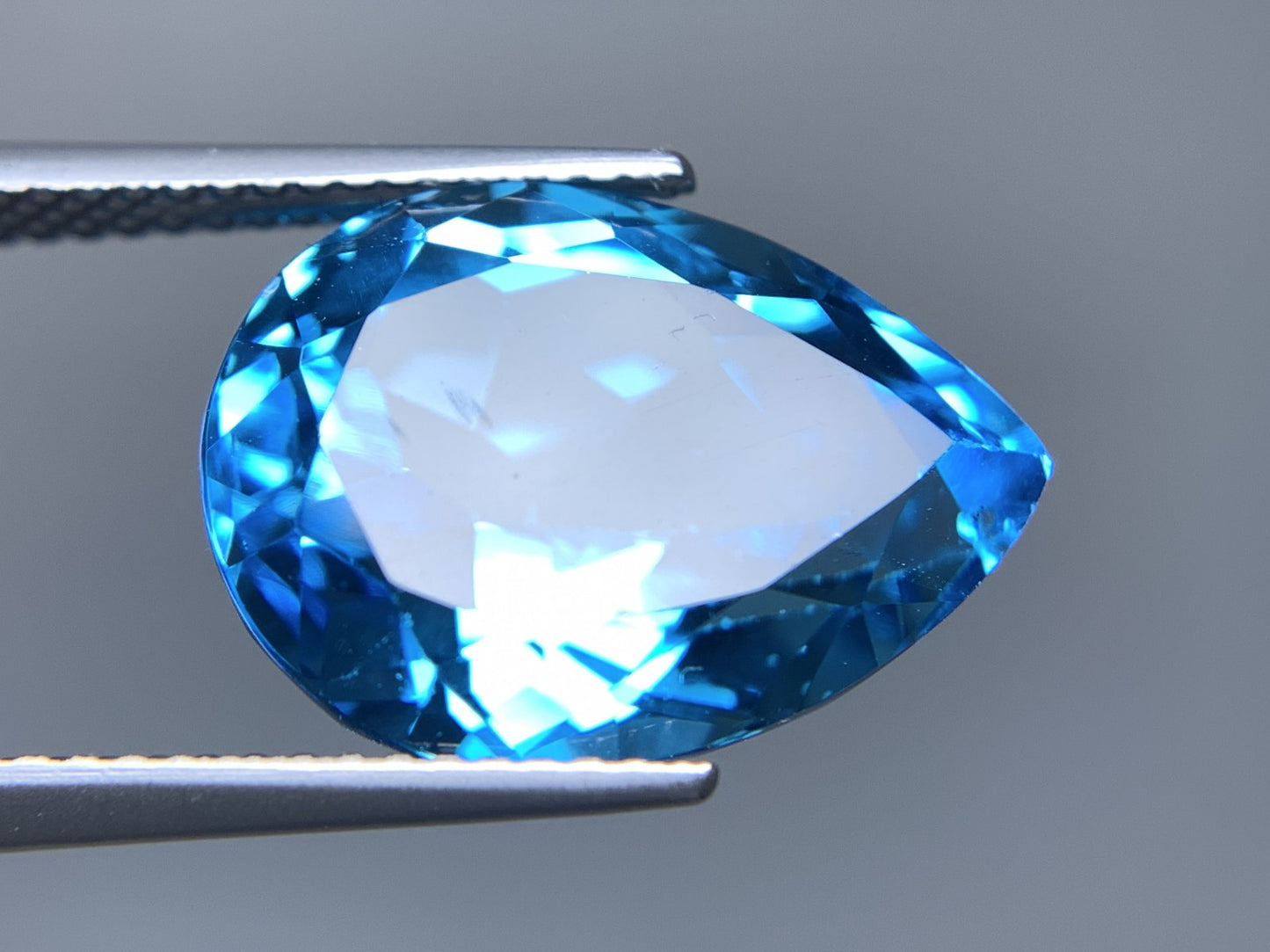 ブルートパーズ 天然 12.214ct 宝石ソーティング付き 16.1㎜×11.8㎜×8.5㎜ ルース（ 裸石 ） 6791Y