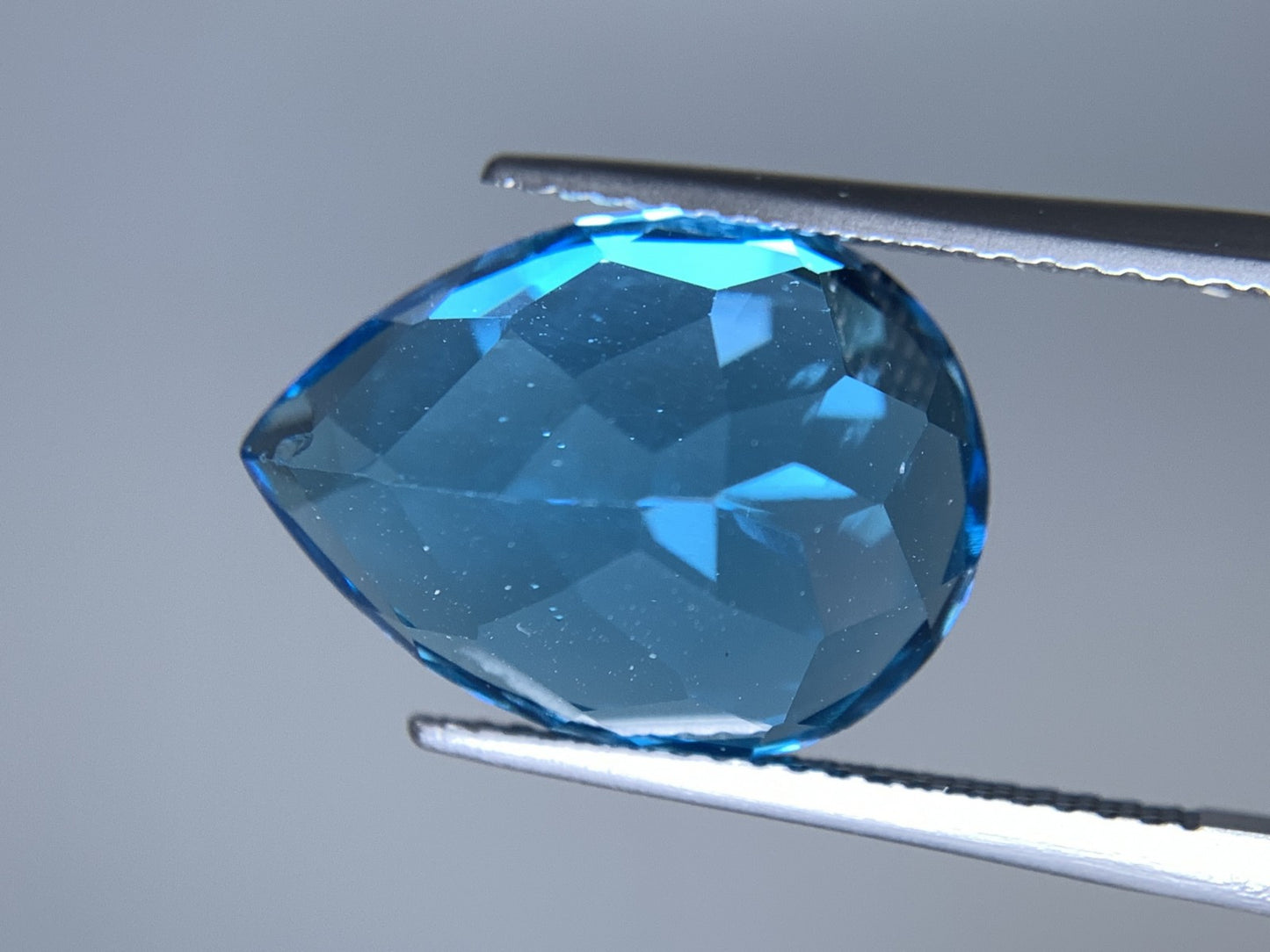 ブルートパーズ 天然 12.214ct 宝石ソーティング付き 16.1㎜×11.8㎜×8.5㎜ ルース（ 裸石 ） 6791Y