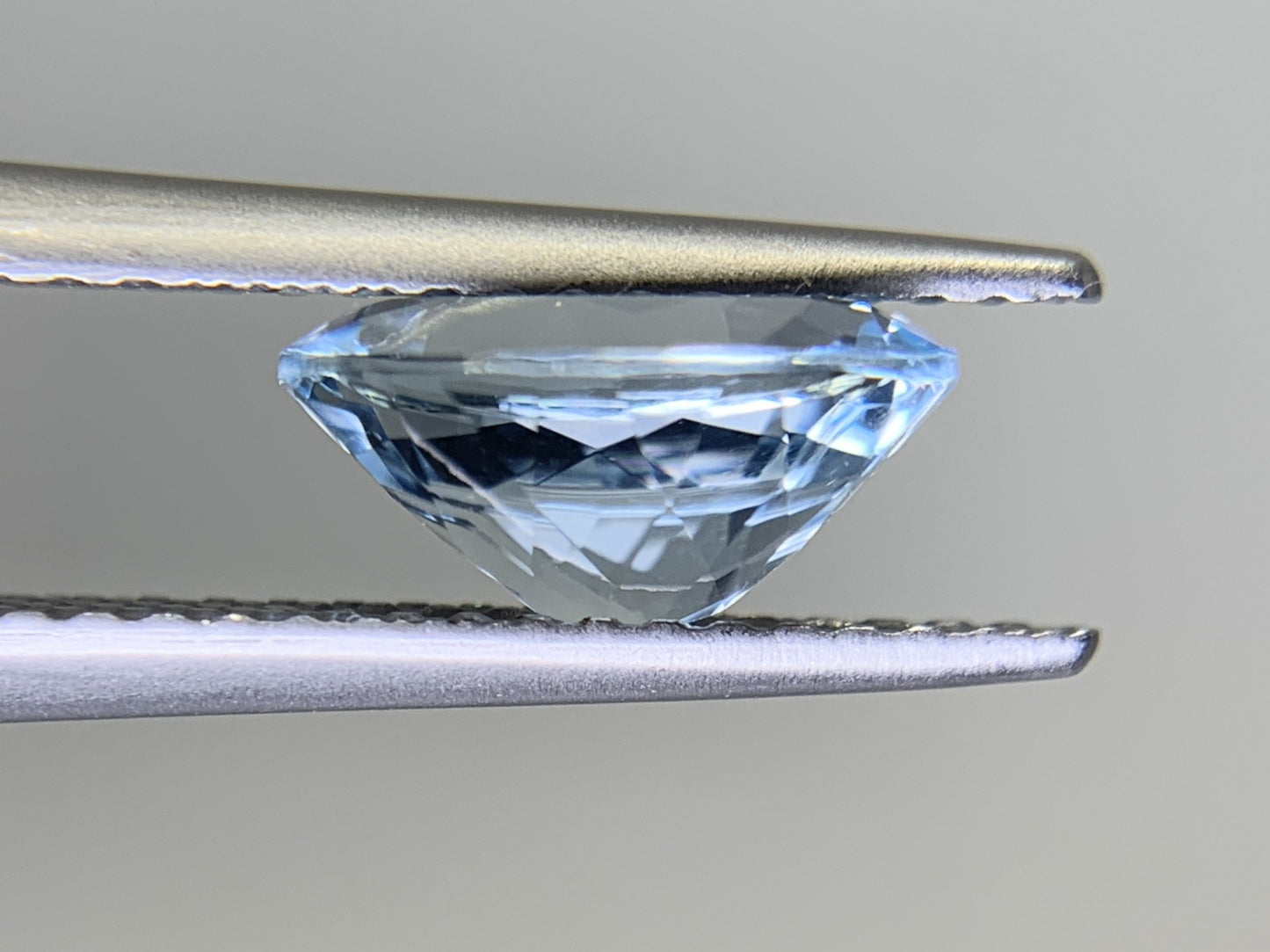 アクアマリン 1.478ct  宝石ソーティング付き  9.0㎜×7.0㎜×4.4㎜  ルース（ 裸石 ） 1875Y