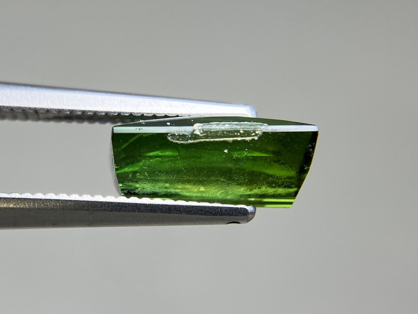 グリーントルマリン 天然 2.789ct 宝石ソーティング付き 9.9㎜×7.3㎜×4.4㎜ ルース（ 裸石 ） 7010YY