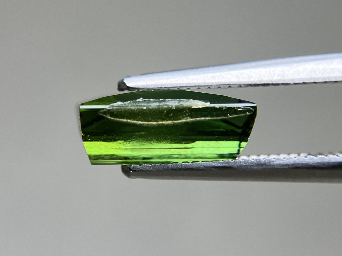 グリーントルマリン 天然 2.789ct 宝石ソーティング付き 9.9㎜×7.3㎜×4.4㎜ ルース（ 裸石 ） 7010YY