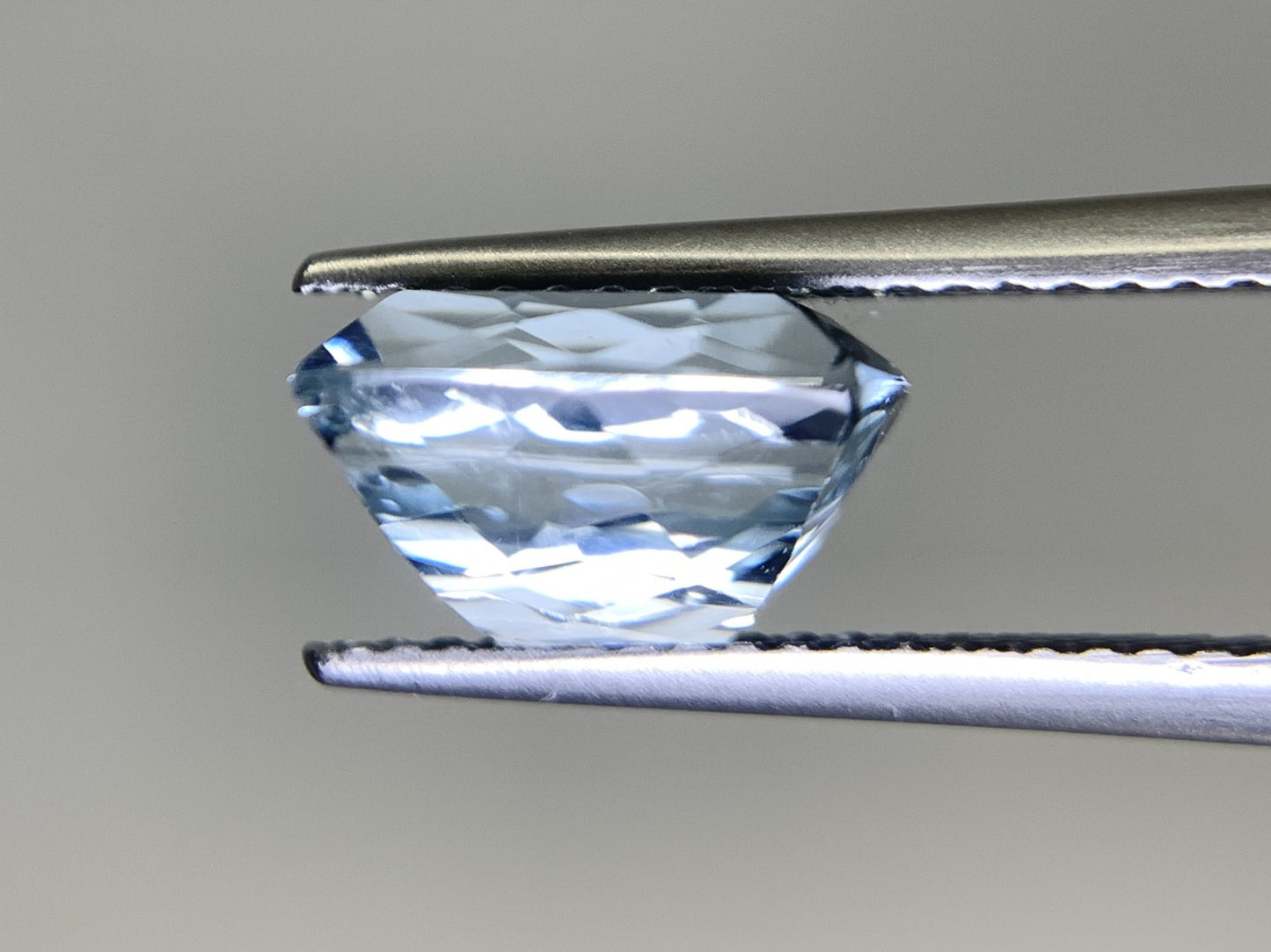 アクアマリン 3.134ct 宝石ソーティング付き 9.90㎜×7.73㎜×5.91㎜ ルース（ 裸石 ） 1386Y