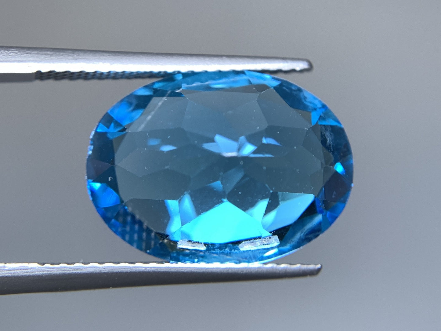 ブルートパーズ 天然 10.538ct 宝石ソーティング付き 15.9㎜×11.8㎜×7.9㎜ ルース（ 裸石 ） 6792Y