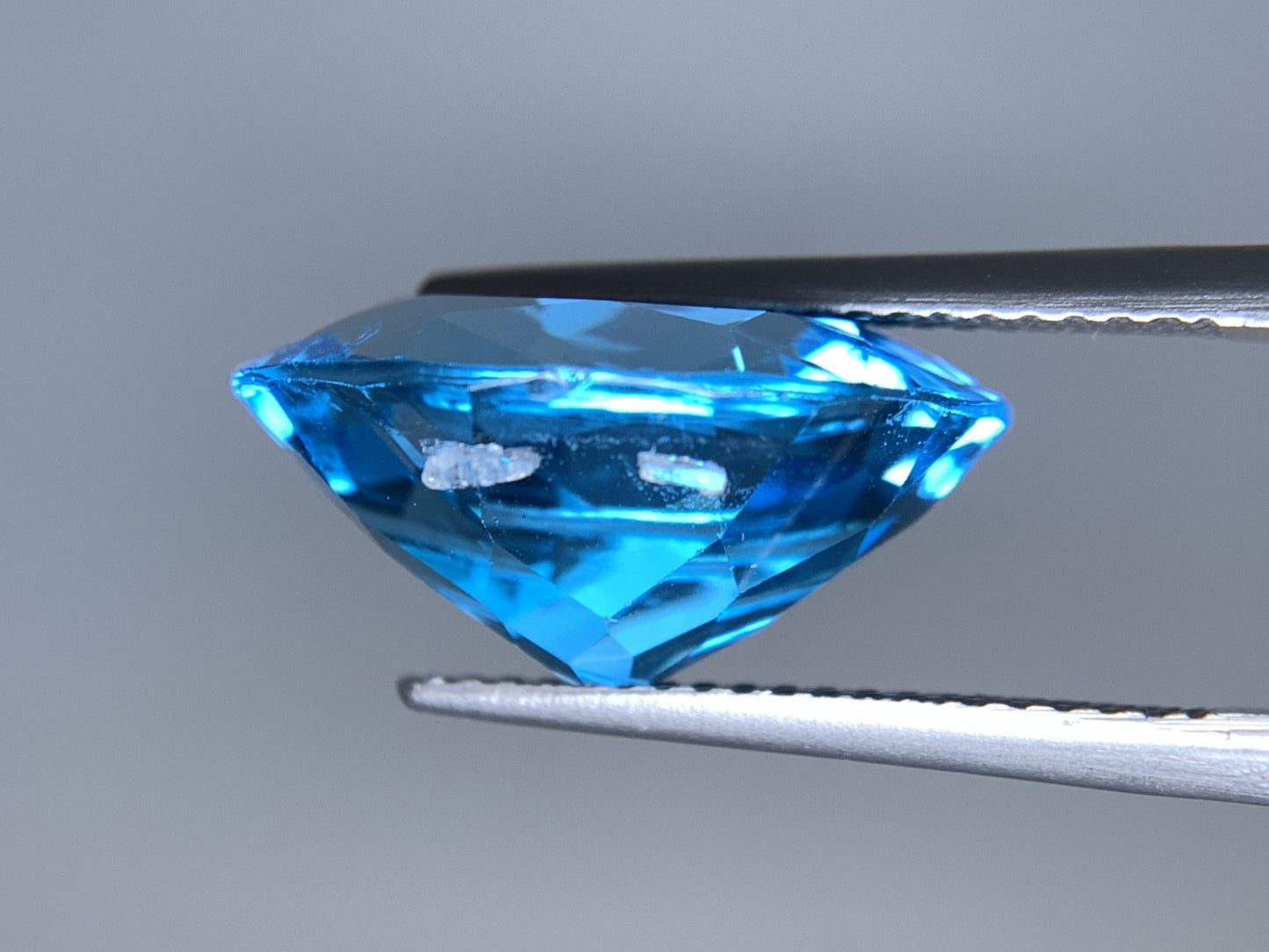 ブルートパーズ 天然 10.538ct 宝石ソーティング付き 15.9㎜×11.8㎜×7.9㎜ ルース（ 裸石 ） 6792Y