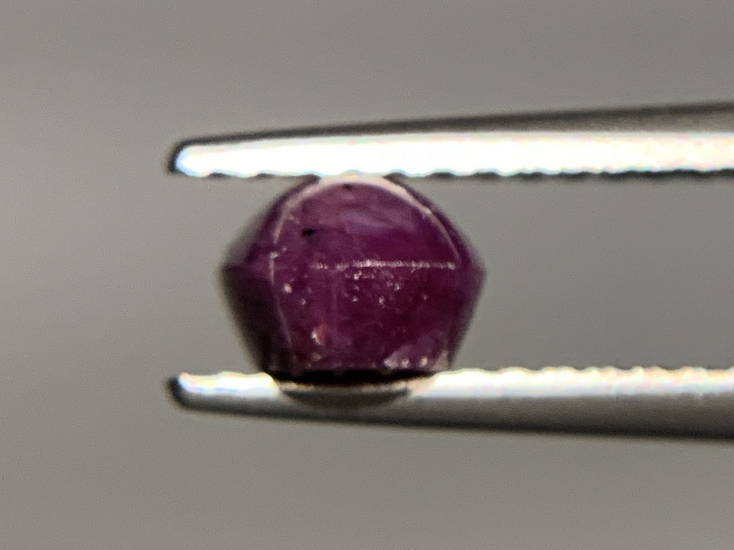 スターサファイア 1.505ct  宝石ソーティング付き  6.9㎜×5.1㎜×3.9㎜  ルース（ 裸石 ） 2717Y