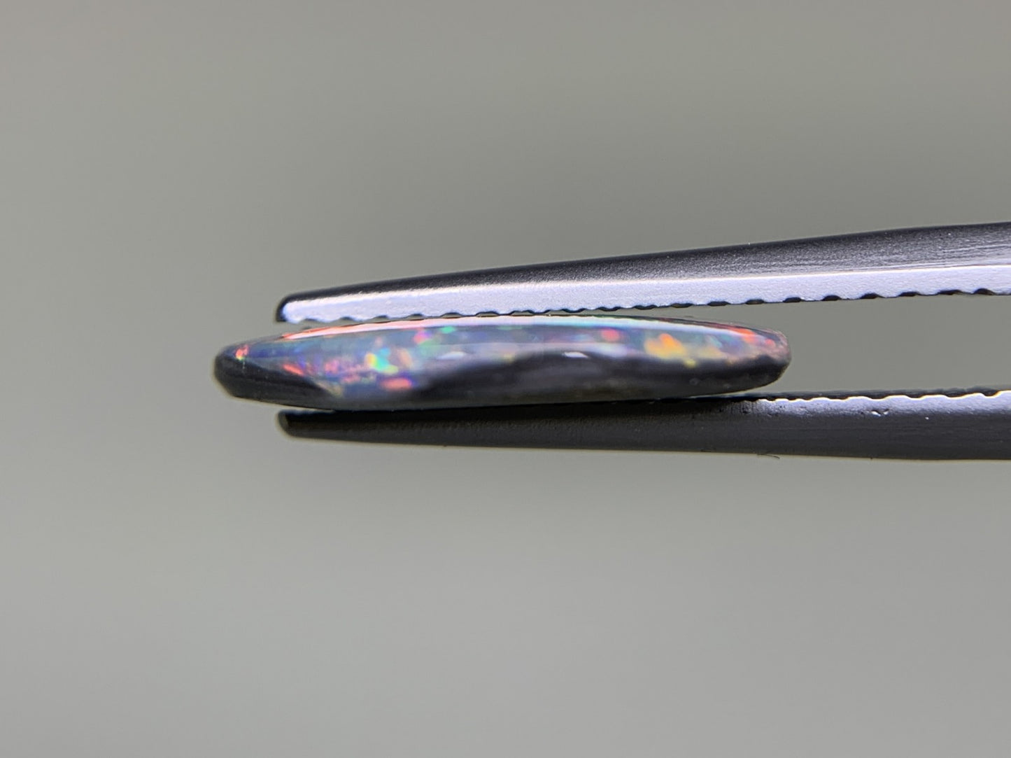 ブラックオパール 2.153ct 宝石ソーティング付き  14.0㎜×10.6㎜×2.1㎜  ルース（ 裸石 ） 3647Y