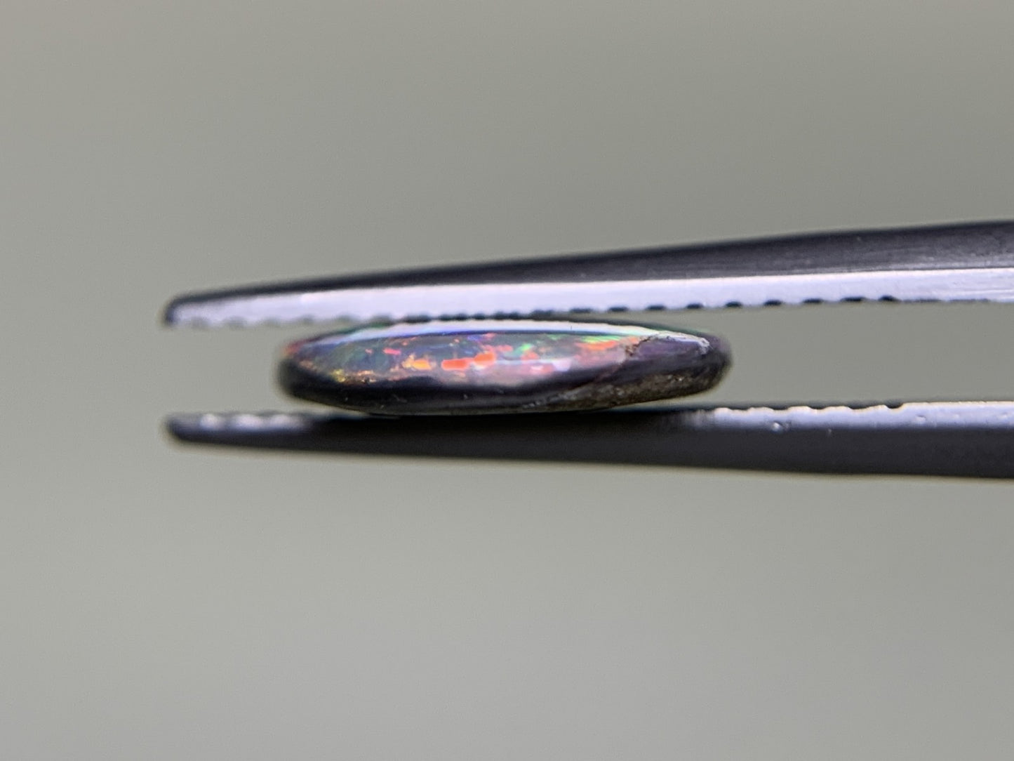 ブラックオパール 2.153ct 宝石ソーティング付き  14.0㎜×10.6㎜×2.1㎜  ルース（ 裸石 ） 3647Y