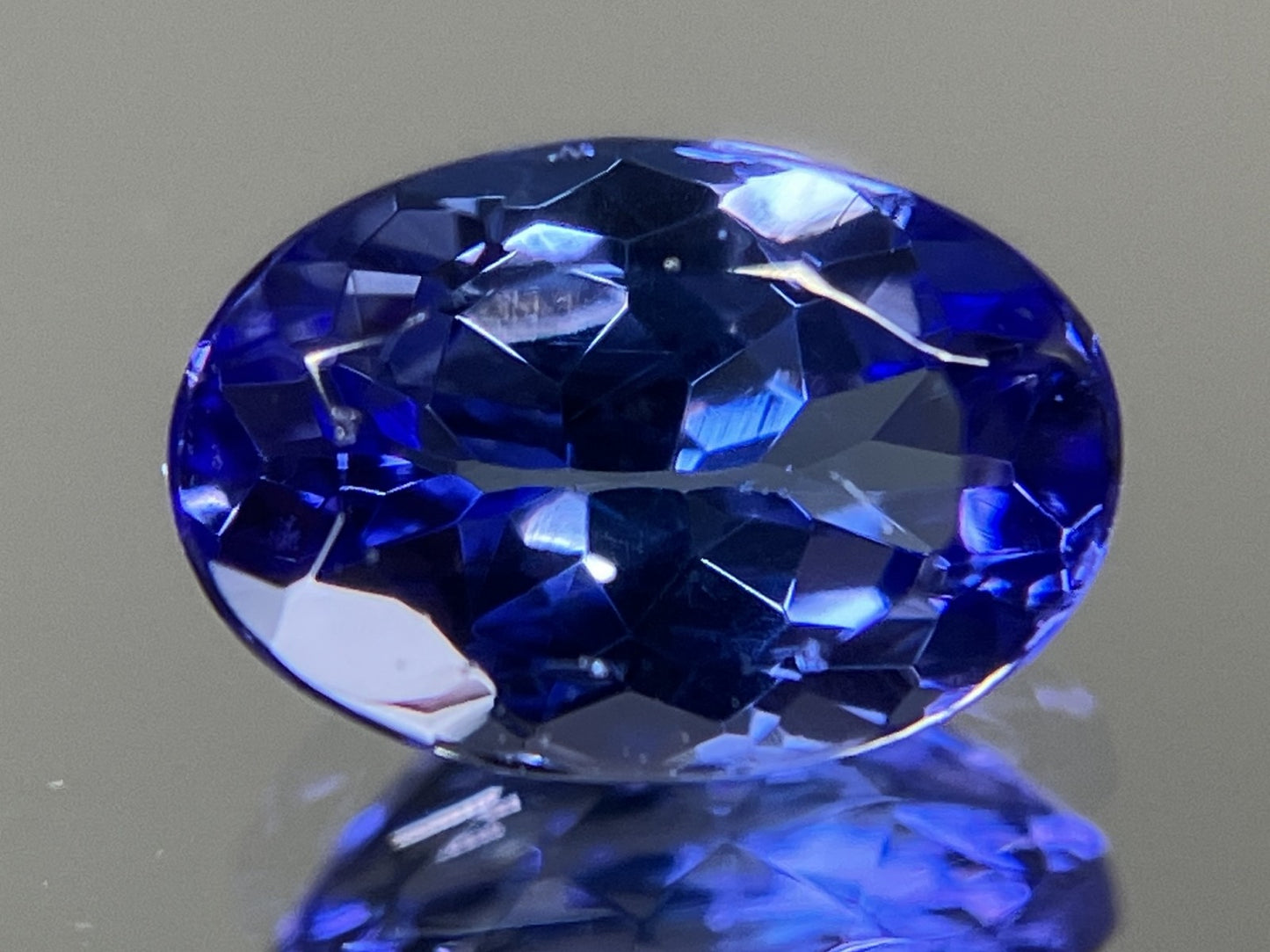 タンザナイト 1.247ct 宝石ソーティング付き  7.8㎜×5.3㎜×3.6㎜  ルース（ 裸石 ） 2852YY
