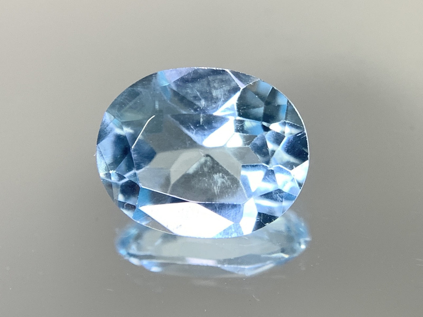 ブルートパーズ 3.069ct 宝石ソーティング付き  10.1㎜×8.1㎜×5.0㎜  ルース（ 裸石 ） 2424Y