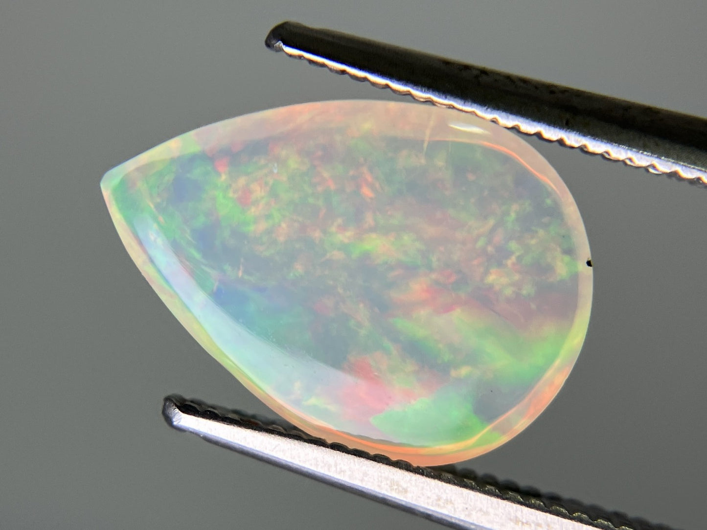 オパール 2.218ct 宝石ソーティング付き  13.5㎜×9.5㎜×3.9㎜  ルース（ 裸石 ） 3617YY