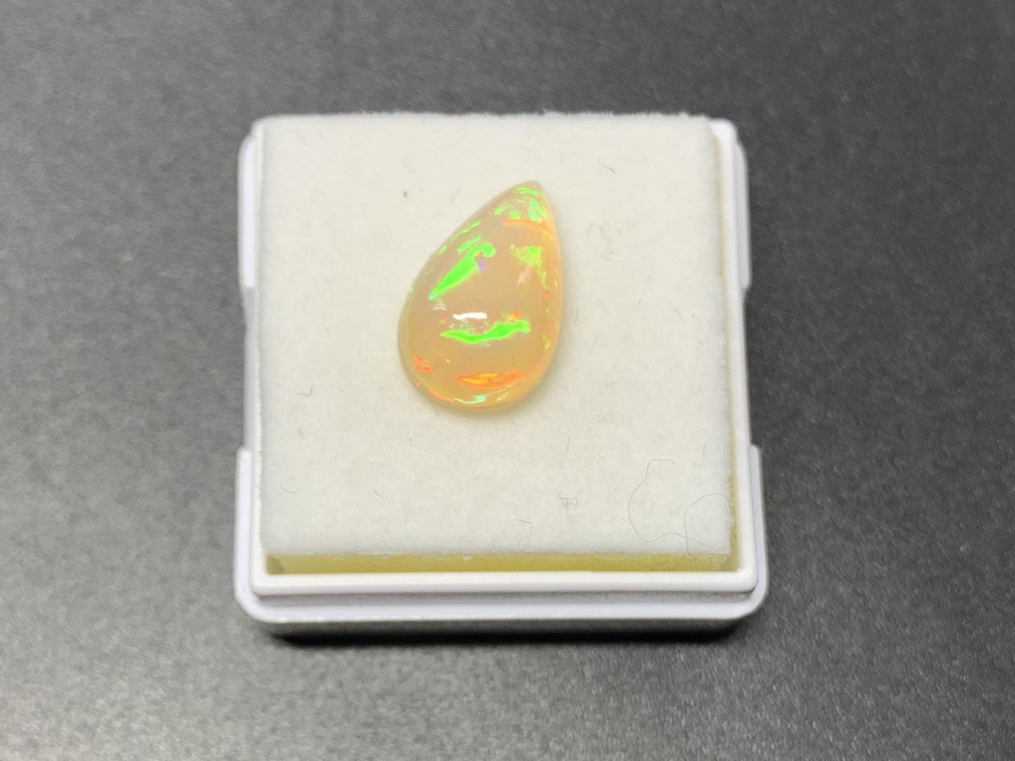 オパール 2.294ct 宝石ソーティング付き 13.6㎜×8.3㎜×4.5㎜ ルース（ 裸石 ） 3481Y