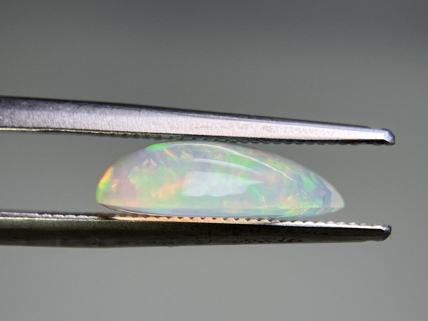 オパール 2.218ct 宝石ソーティング付き  13.5㎜×9.5㎜×3.9㎜  ルース（ 裸石 ） 3617YY