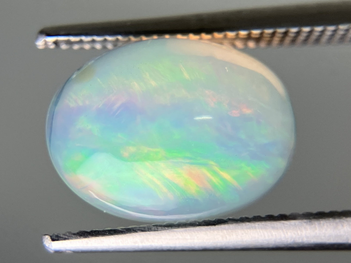 オパール 2.360ct 宝石ソーティング付き  12.2㎜×9.1㎜×4.6㎜  ルース（ 裸石 ） 3900YY