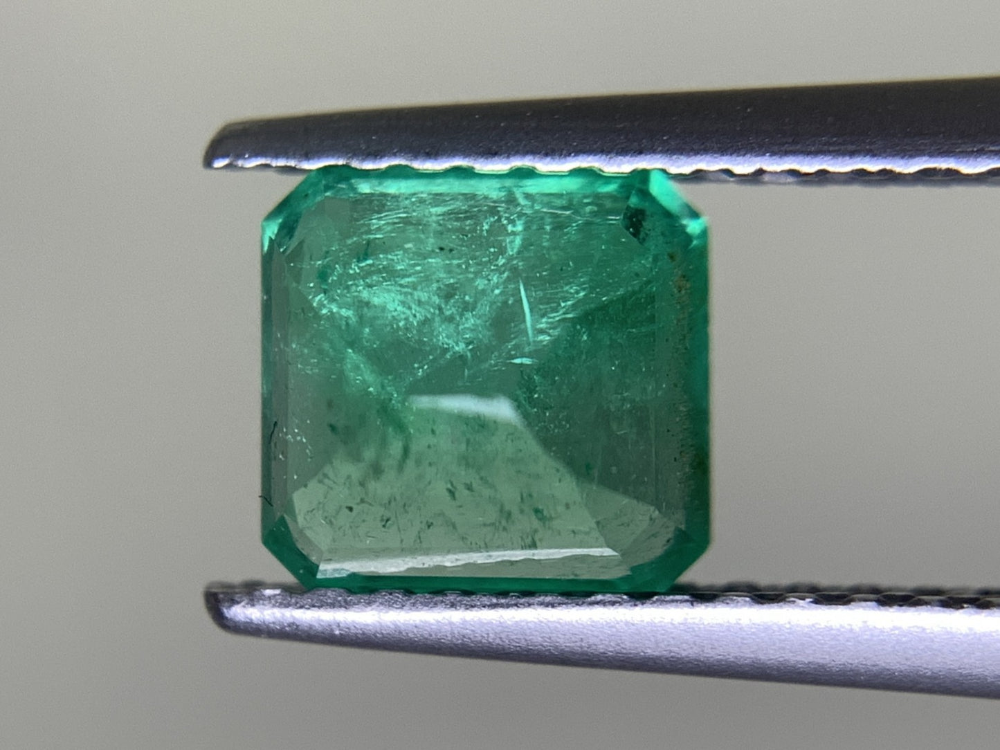 エメラルド 天然  1.127ct  中央宝石ソーティング付き  6.15㎜×6.06㎜×4.36㎜  ルース（ 裸石 ） 5916Y